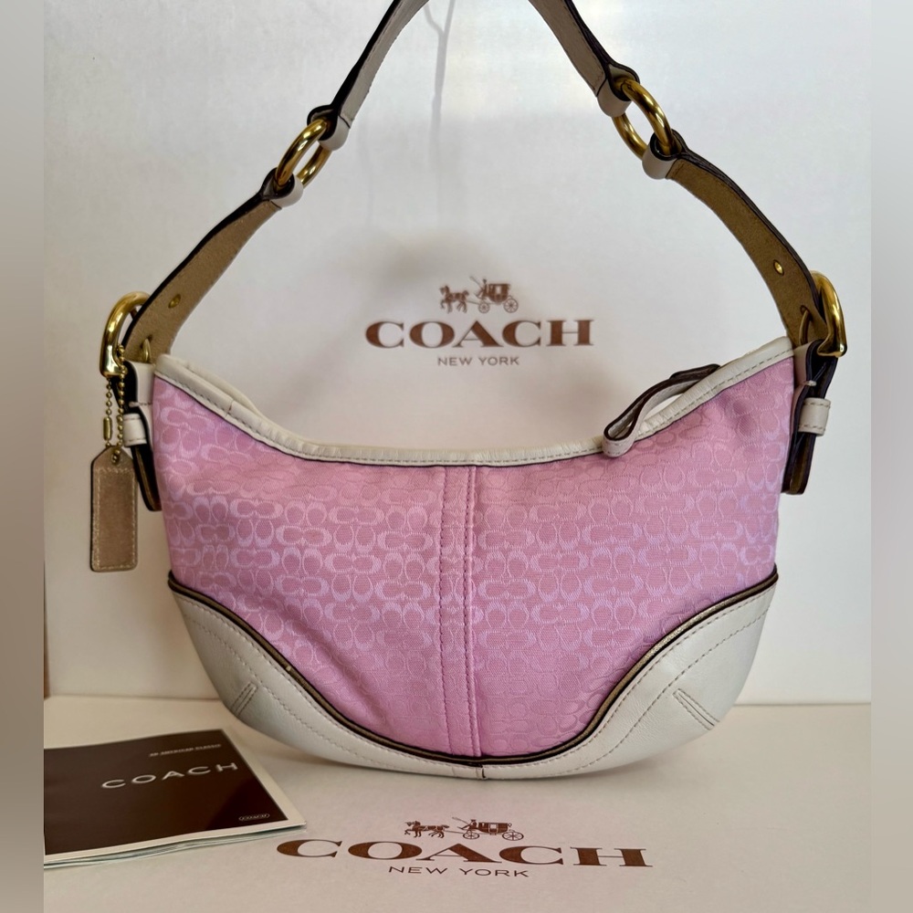 Coach Hobo Shoulder Bag Pink With gold details